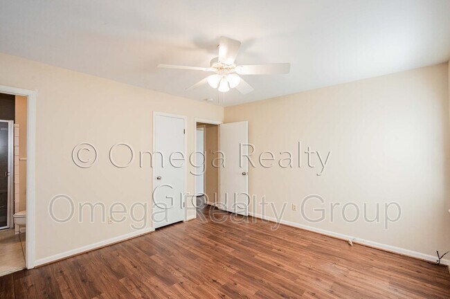 Building Photo - 1700 Serene Cir