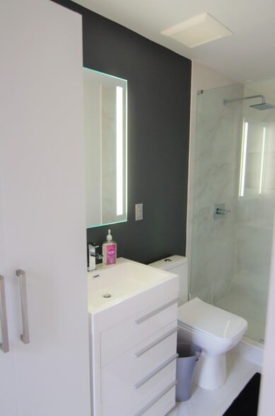 Building Photo - 12 Nutwold Ave