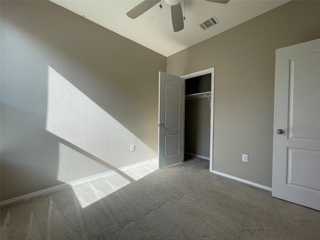 Building Photo - 6808 Ondantra Bnd