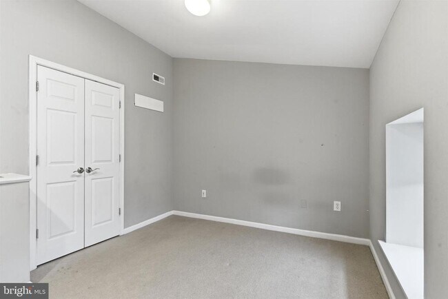 Building Photo - 1027 N 4th St