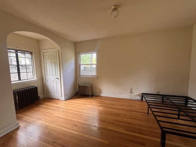 Building Photo - 3-bedroom, 2-bath student house