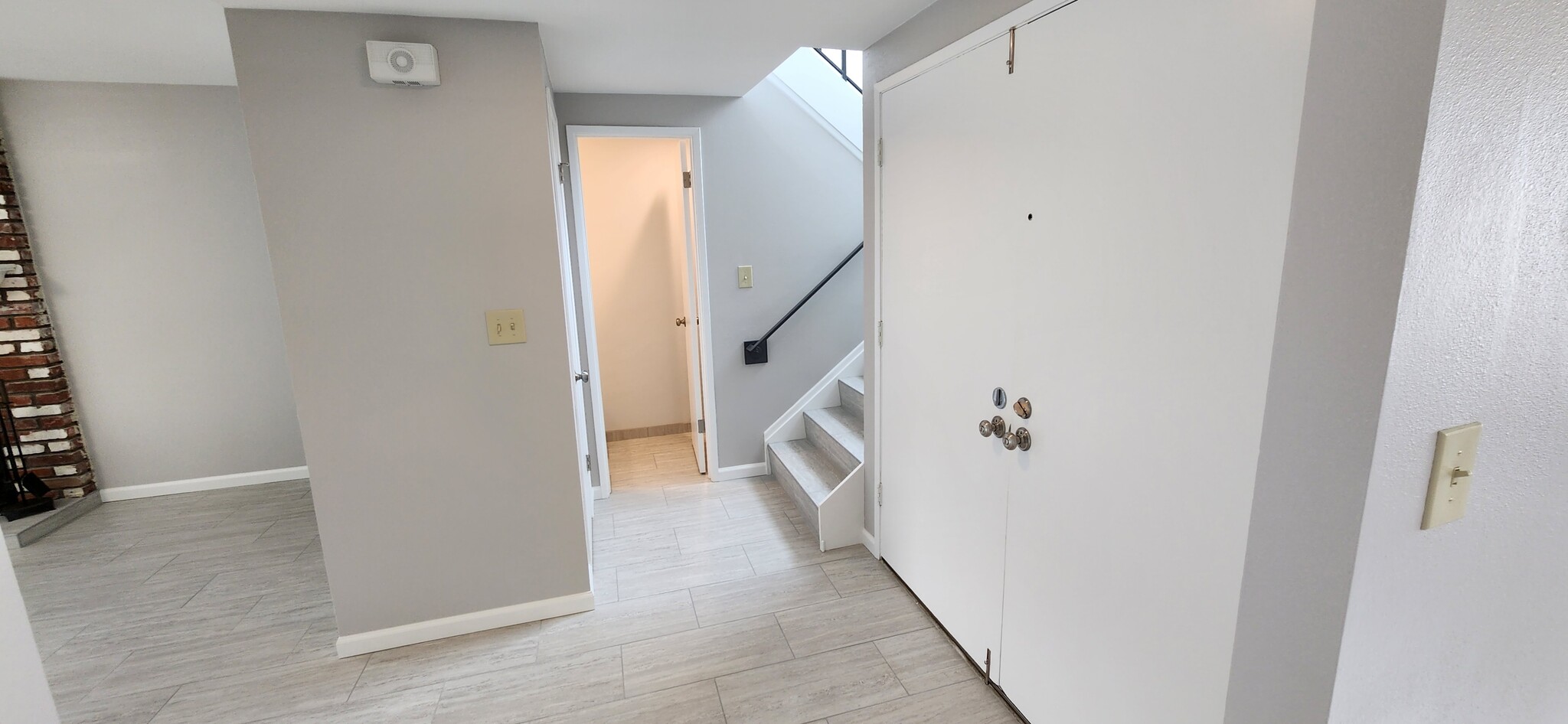 Entry way - 1100 Opal St