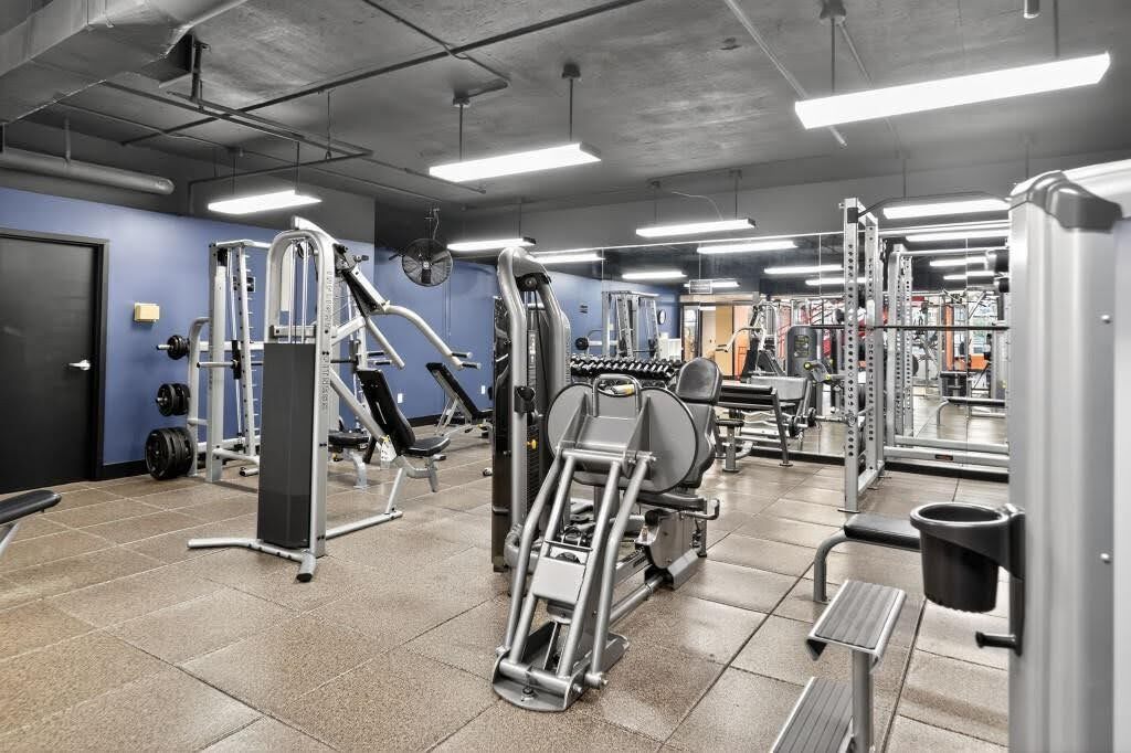 Building Photo - 1101 Juniper St NE