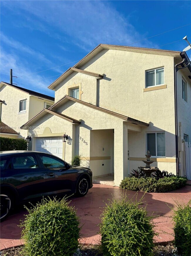 Building Photo - 13765 SW 160th Terrace