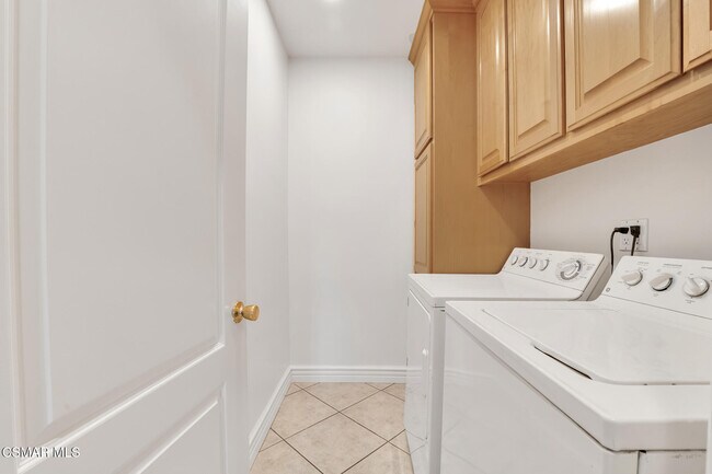 Building Photo - 6045 Sunnyslope Ave