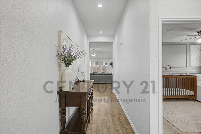 Building Photo - 1825 Agarito Dr
