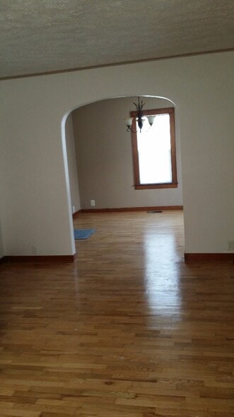 Building Photo - 2718 S Nebraska St