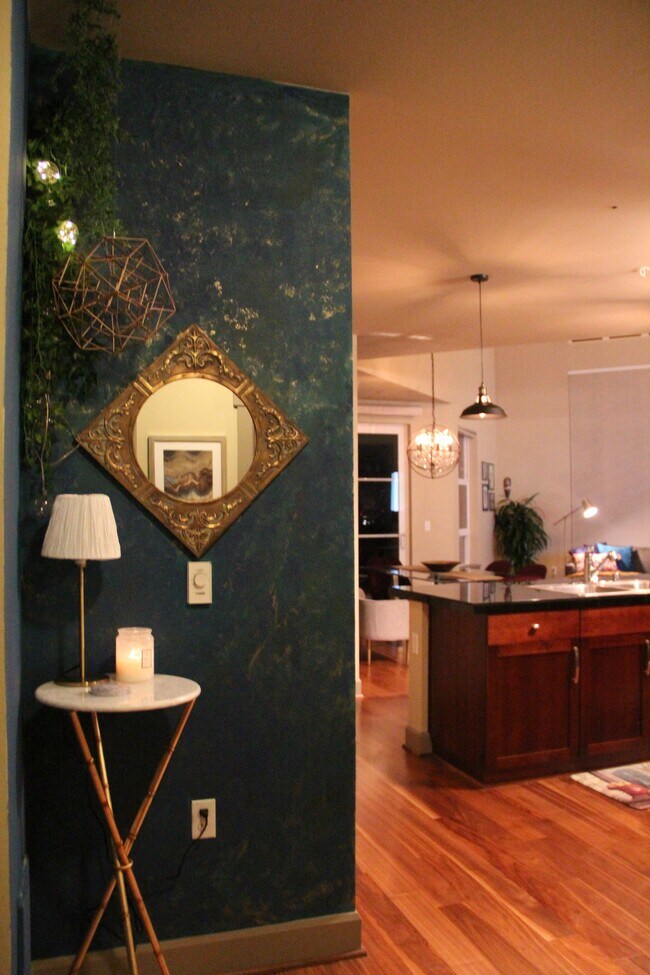 Building Photo - 1840 25th Ave NE