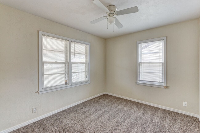 Building Photo - Welcome to the Bethany 2 Bedroom, a charmi...