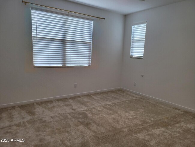 Building Photo - 2754 S Apache Dr