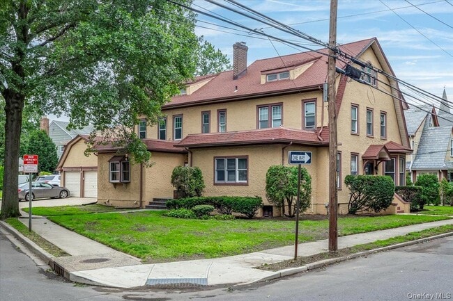 Building Photo - 78 Violet Ave