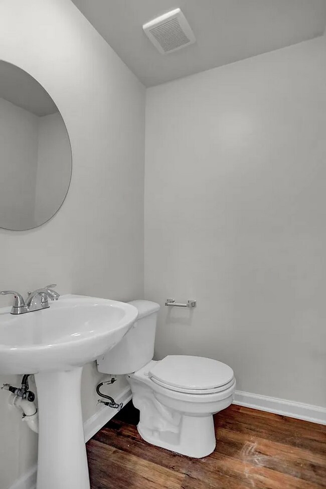 Building Photo - Gorgeous 5 Bedroom In Harford County Ready...