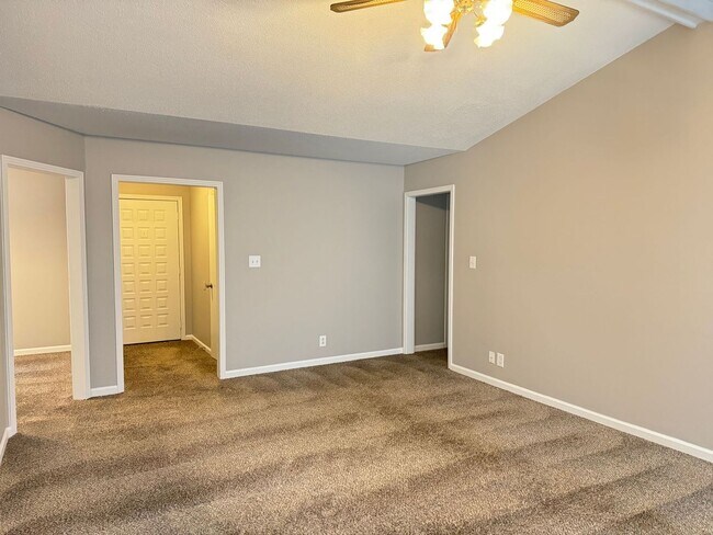 Building Photo - 104 Cornelia Ct