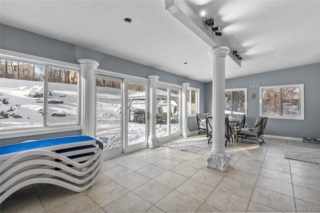 Building Photo - 17 Waring Dr