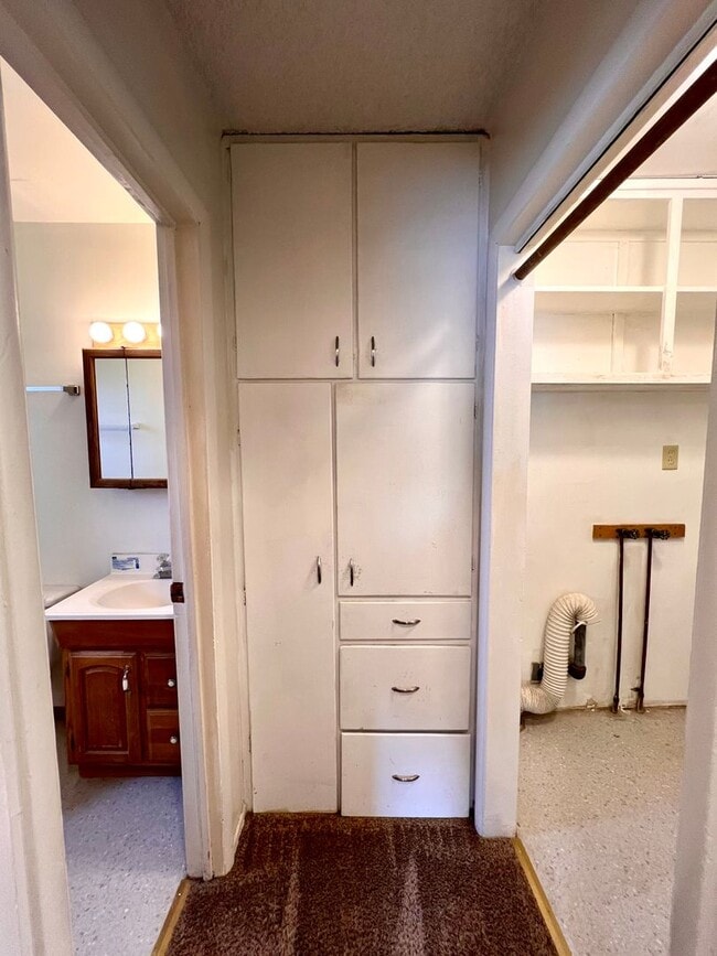 Building Photo - c1522