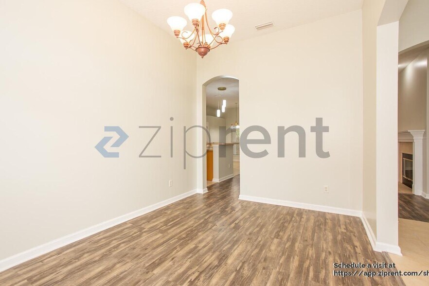 Building Photo - 909 Corsica Ln