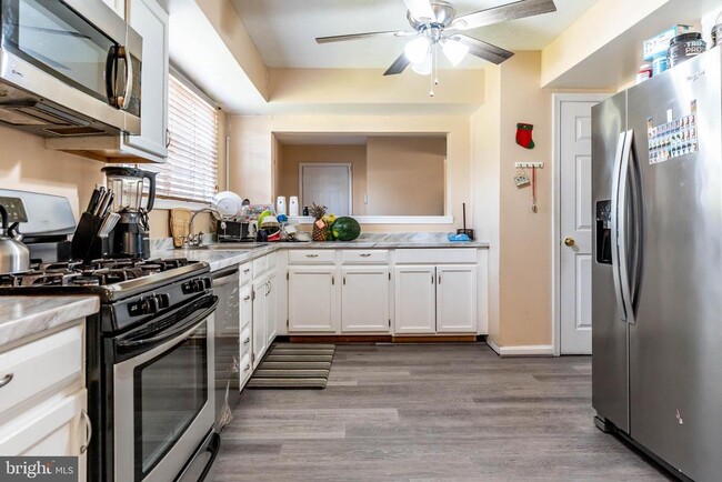 Building Photo - 12212 Birchview Dr