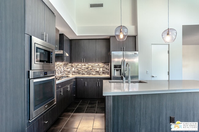 Building Photo - 392 Suave Ln