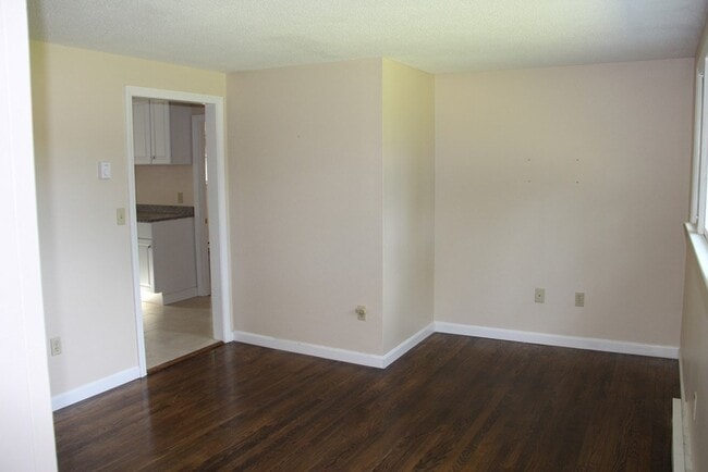 Building Photo - 15 Conant St