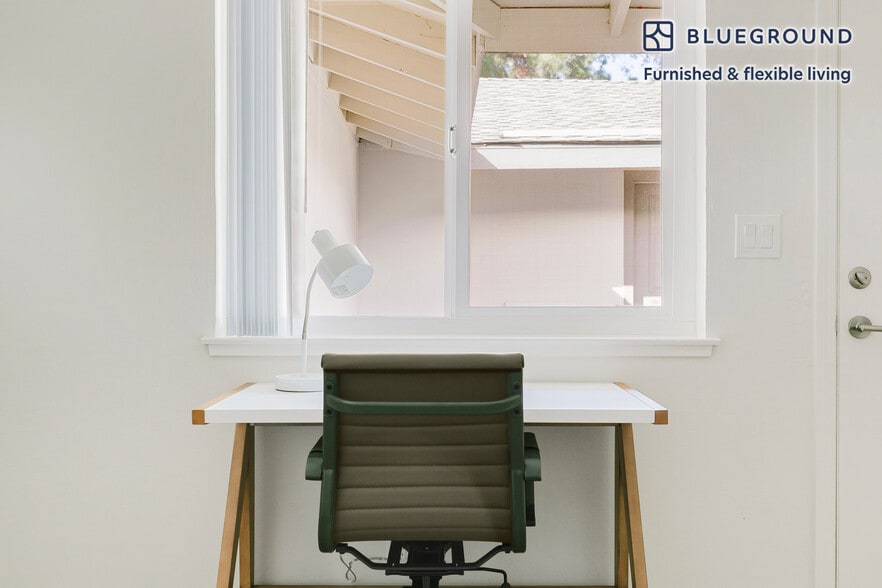 Building Photo - 854 Jordan Ave