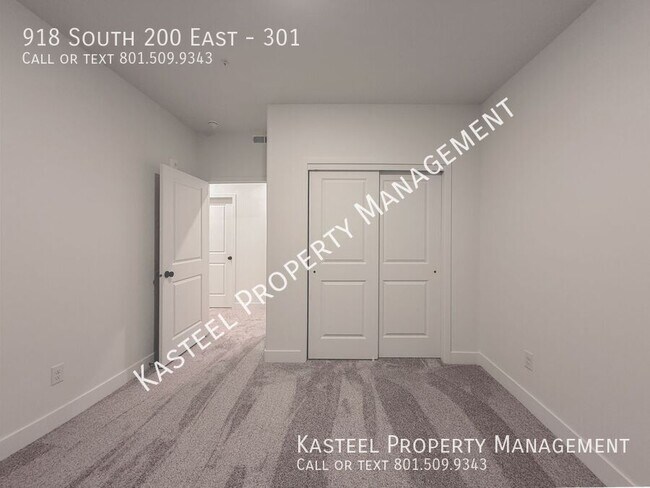 Building Photo - 918 S 200 E