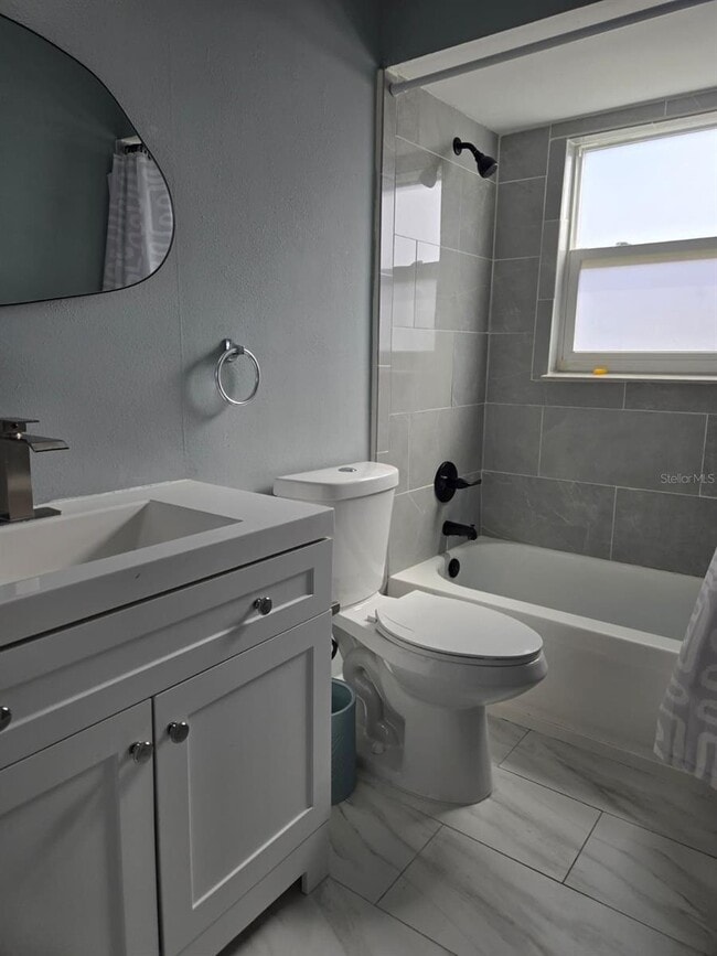 Building Photo - 410 Otter Creek Dr