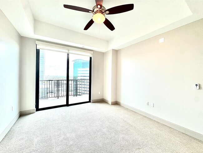 Building Photo - 9787 Katy Fwy