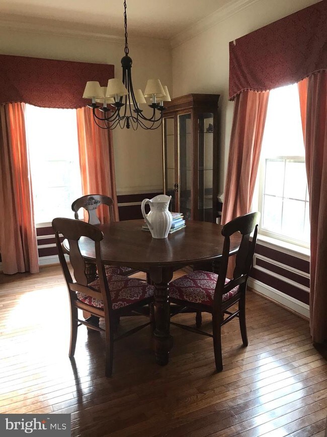 Building Photo - 4353 S Creek Ct