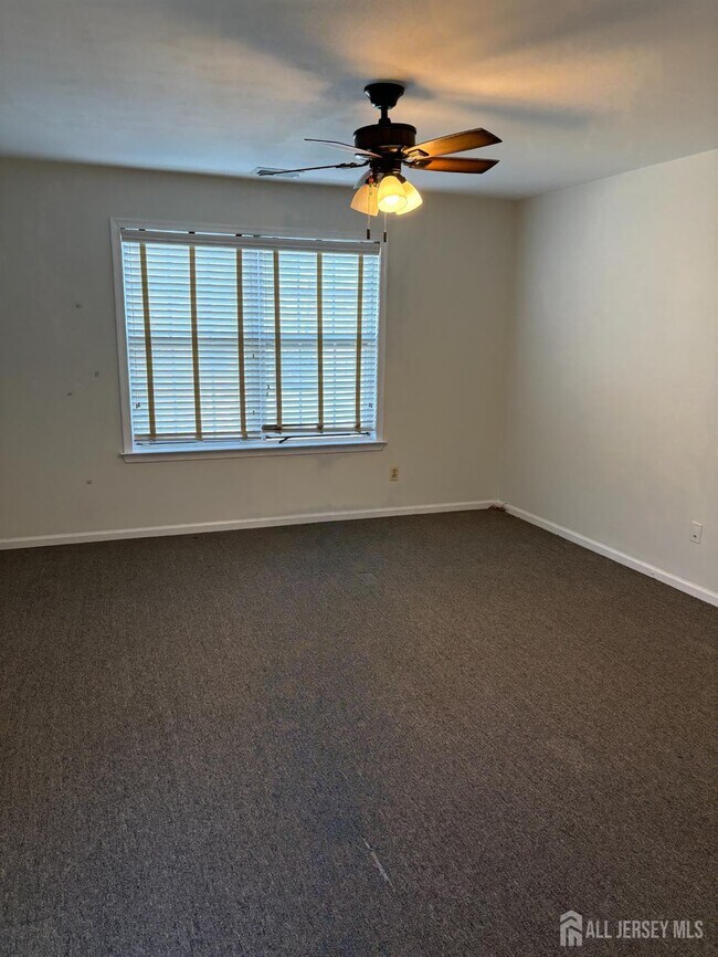 Building Photo - 420 Stratford Pl