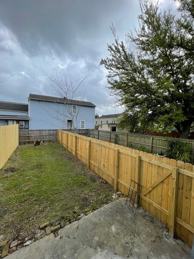 Building Photo - 2441 2nd St