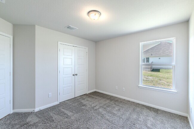 Building Photo - Welcome Home to Modern Comfort in Troy, TX!