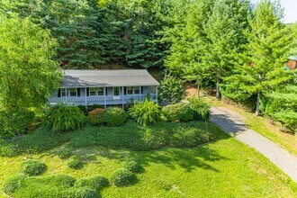 Building Photo - 3 Bed/2 Bath House in West Jefferson!