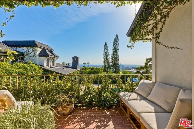 Building Photo - 1075 Wallace Ridge