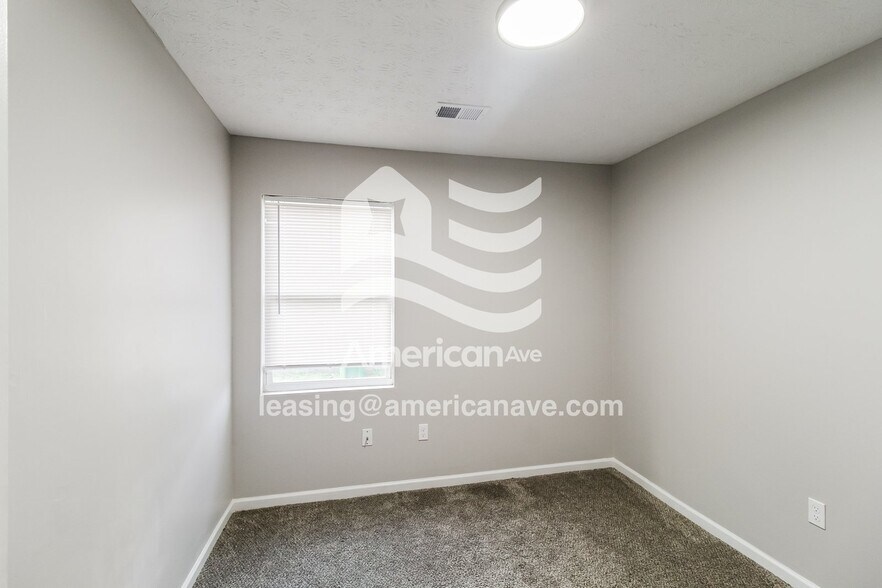 Building Photo - 611 Brown Ave