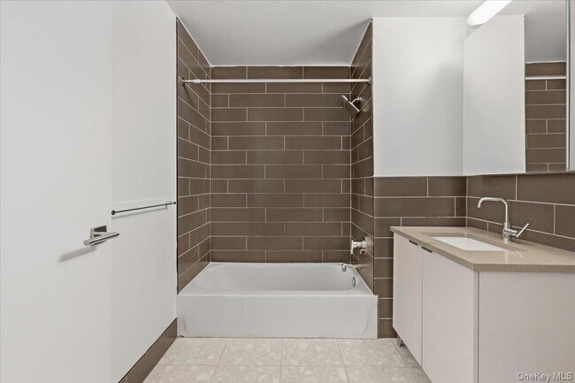 Building Photo - 7 DeKalb Ave