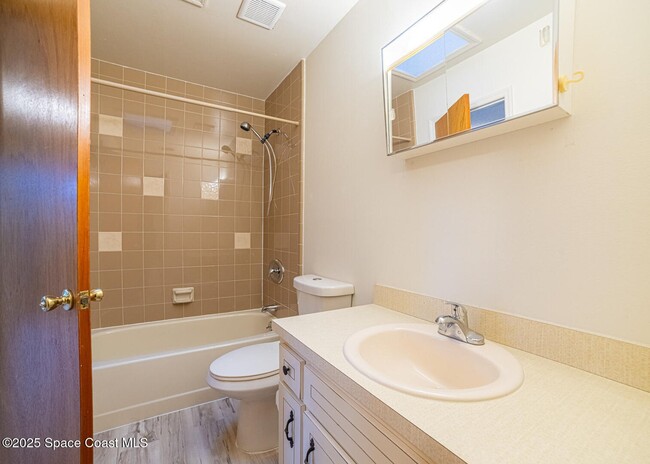 Building Photo - 5612 Sisson Rd