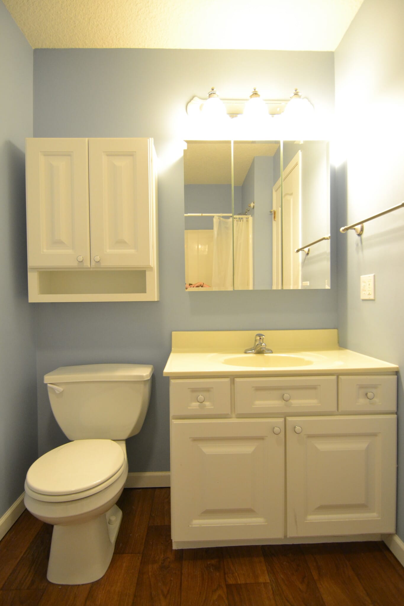 Building Photo - 1900 Salter Pl