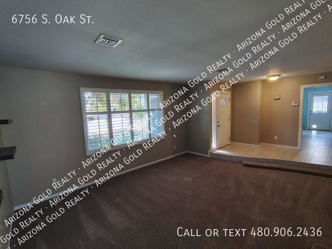 Building Photo - 6756 S Oak St