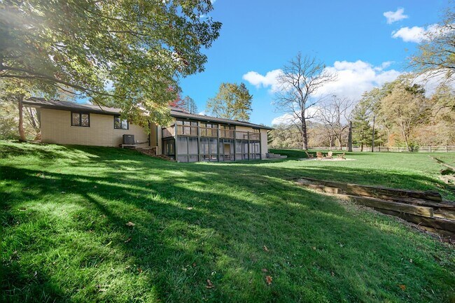 Building Photo - 6271 N 525 W