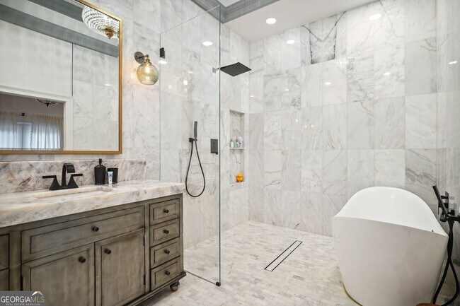 Building Photo - 1930 Northside Dr NW