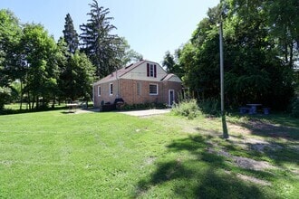 Building Photo - Lenox Township home on 5 acres