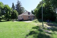 Building Photo - Lenox Township home on 5 acres