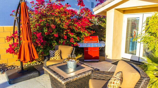 Building Photo - 53220 Avenida Navarro