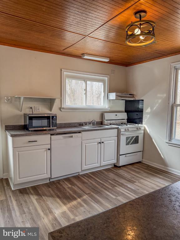 Building Photo - 22801 Booker Washington Ave