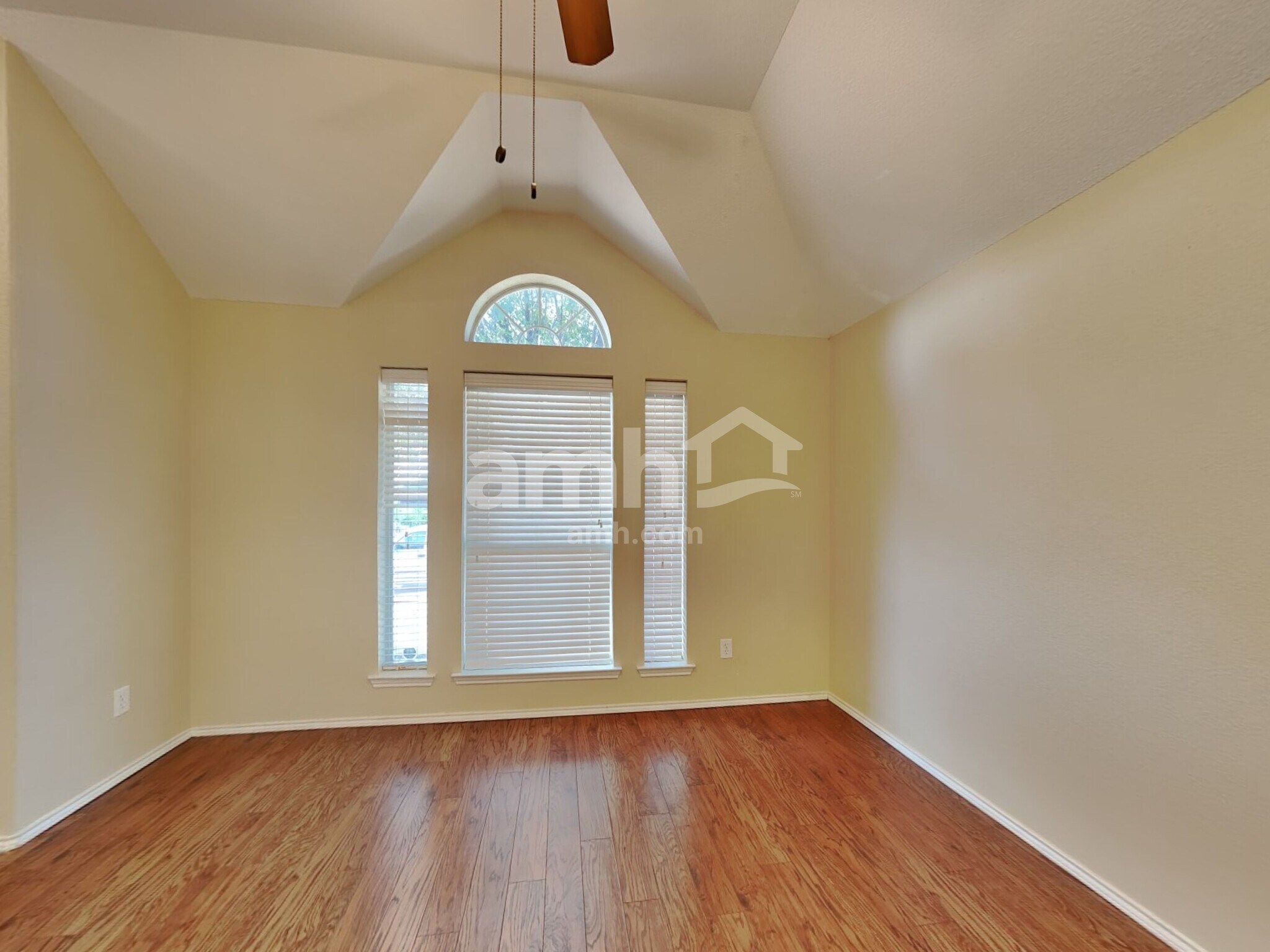 Building Photo - 9812 Sparrow Hawk Ln
