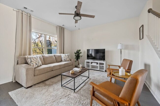 Building Photo - 3319 Old Hickory Blvd