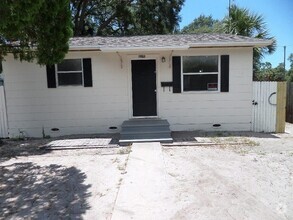 Building Photo - Large 3bdrm/1bath  ** Section 8 OK ** Read...