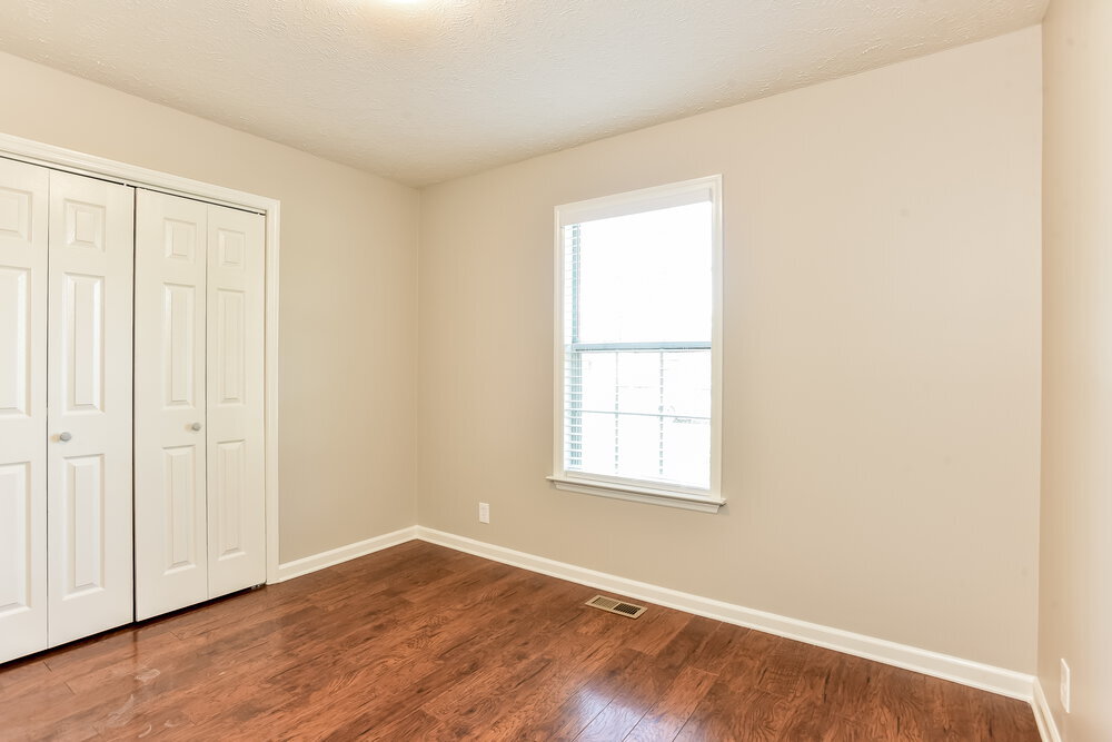 Building Photo - 4936 Deerhaven Dr