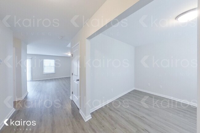 Building Photo - 15 Duluth Dr