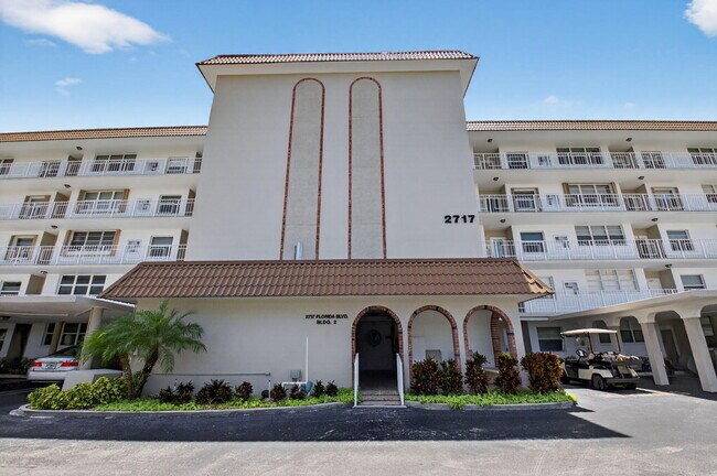 Building Photo - 2717 Florida Blvd